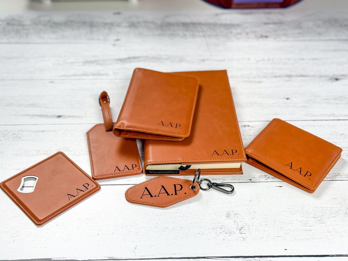 MakerFlo Laserette travel set laser engraved with initials
